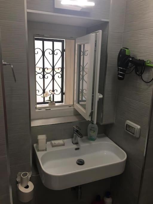 Beautiful Apartment Next To Piazza Di Spagna Rome Exterior photo