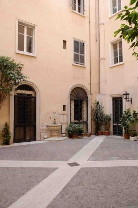 Beautiful Apartment Next To Piazza Di Spagna Rome Exterior photo